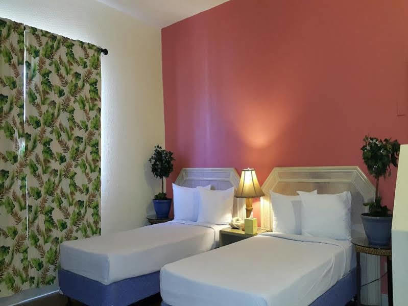 One Pacific Hotel Tamuning Dış mekan fotoğraf