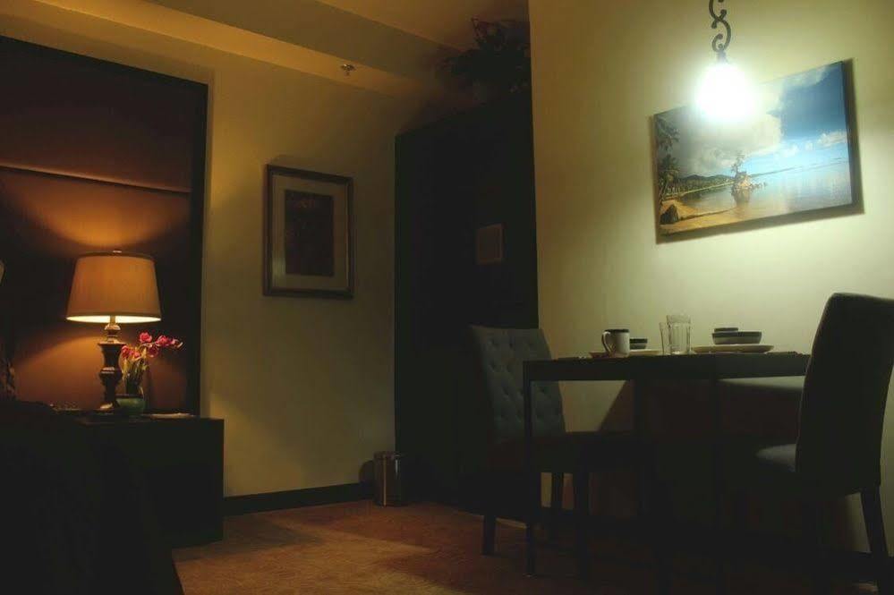 One Pacific Hotel Tamuning Dış mekan fotoğraf