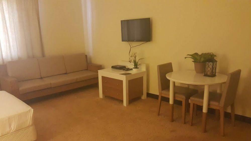 One Pacific Hotel Tamuning Dış mekan fotoğraf